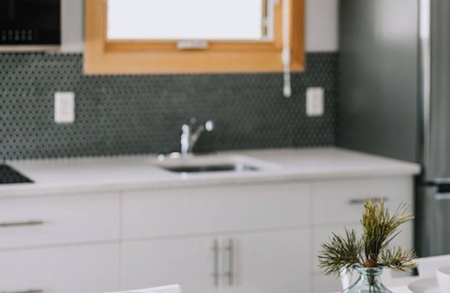 Nordegg Apartment | Baldy- Modern tiny home in historic Nordegg