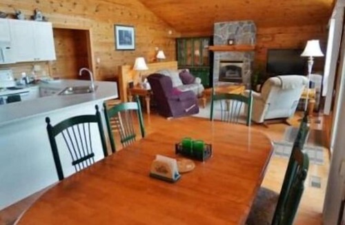 Hastings Highlands Cottage | Baptiste Lakehouse - A Lakefront Paradise!