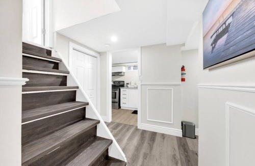 Windsor Apartment | Basement Apartment in south Windsor
