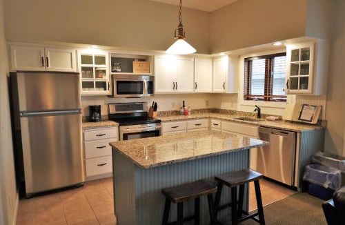 Nisswa Apartment | Bay Colony Unit 772 - Upper Level