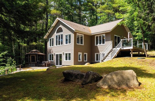 Baysville House | Bay Dreamer Summary:
