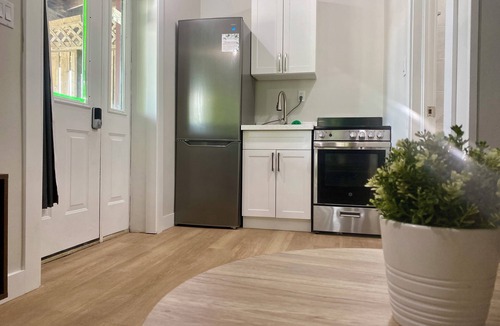Bluewater Apartment | Bayfield Retreat 15min From Grand Bend Pool Hot Tub Full Kitchens 8