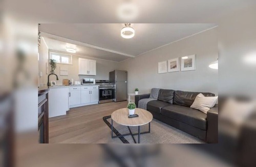 Bluewater Apartment | Bayfield Retreat 2 Pool HotTub Near Grand Bend & Lake Huron Pet Friendly