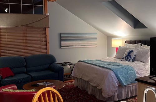 Bayfield Apartment | Bayfield Village Coach