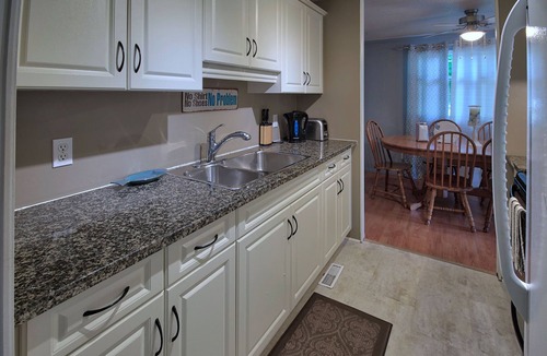 Zurich Cottage | Bayview Breezes! Golf, Sun And Relax!