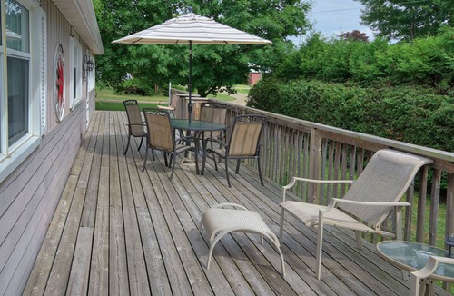 Zurich Cottage | Bayview Breezes! Golf, Sun And Relax!