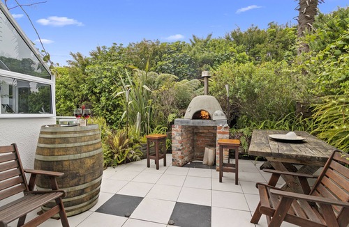 Kaiteriteri Cottage | Beach Front, Palms Beach House – Kaiteriteri House