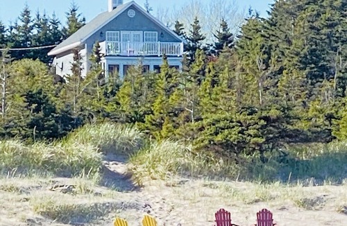Souris House | Beach house on private white sand beach