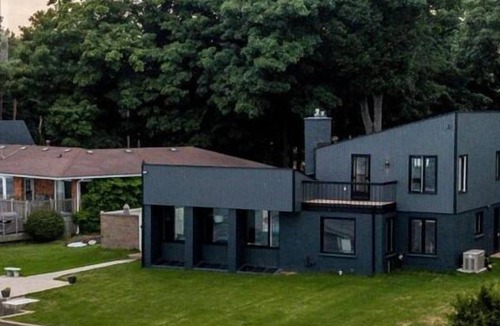 Port Colborne Cottage | Beachfront