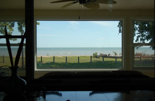 Turkey Point Cottage | Beachfront Cottage and Boat channel access