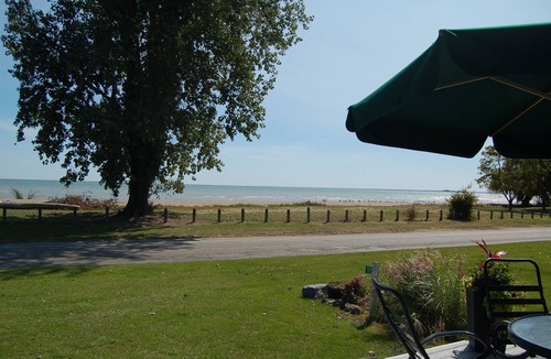 Turkey Point Cottage | Beachfront Cottage and Boat channel access