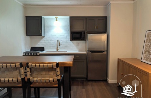 Detroit Lakes Hotel | Beachfront Haven
