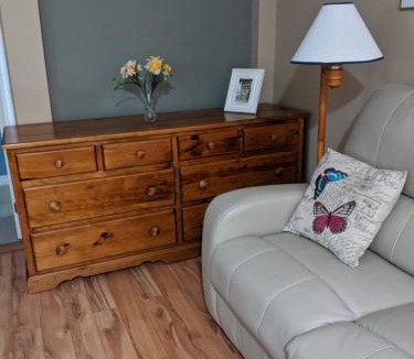 Gravenhurst Bed & Breakfast | Bear & Butterfly Bed and Breakfast