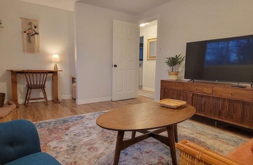 Midland Apartment | Beautiful 1 Bdrm Apartment - Close to Everything!