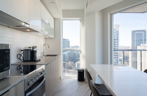 Downtown Toronto Condo | Beautiful 1BDRM in the heart of cabbage town