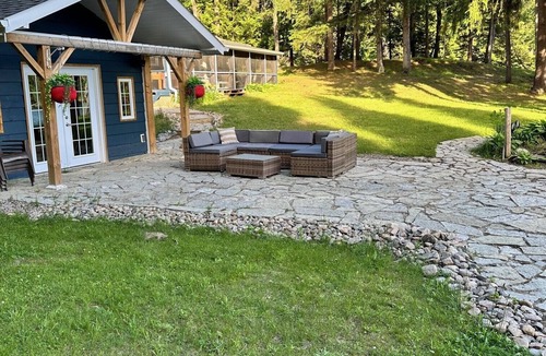 Minden Cottage | Beautiful 2 Bedroom Cottage on Minden Lake