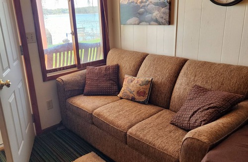 Underwood Cabin | Beautiful 3 bedroom cabin east lost laken Great for kayaking, tubing , canoeing.