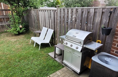 Cambridge House | ★ Beautiful 3 Bedroom Home - Parking, Wi-fi, near Hwy 401, 6 Beds available