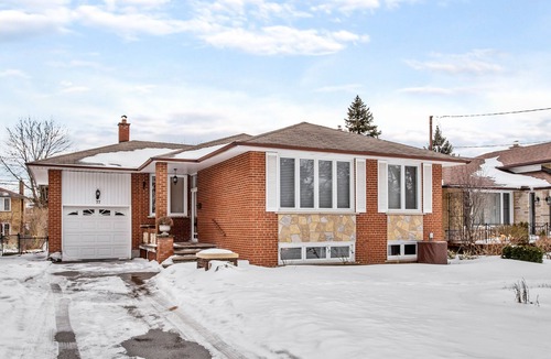 Victoria Village House | Beautiful 3 bedrooms facing library and school