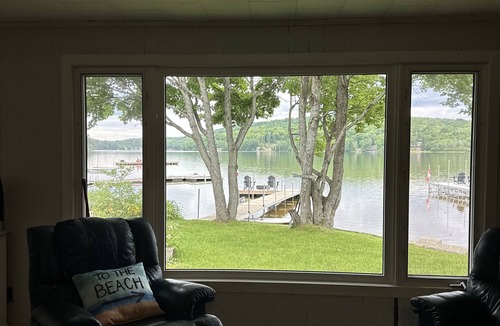 Faraday Cottage | Beautiful 4 Bedroom Cottage on Faraday Trout Lake