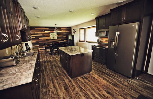Maple Lake House | Beautiful 5 Bedroom, 3 Bath Lake Home