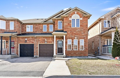 Brampton House | Beautiful and Spacious ~ 5 BR, 3.5 WR ~ Brampton