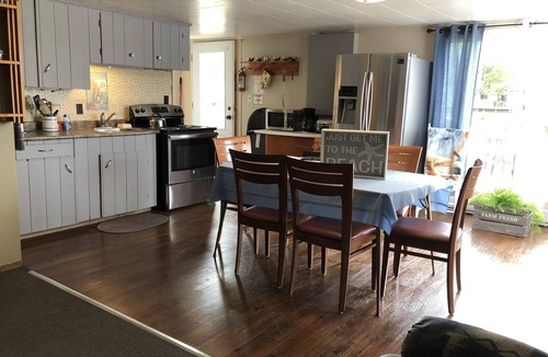 Lavigne Cottage | Beautiful Blue Jay Lake front Cottage