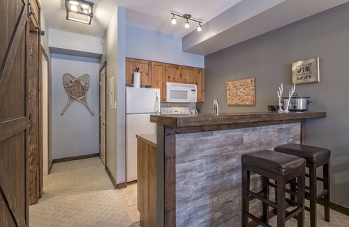 Silver Star Mountain Condo | Beautiful Ground Floor Condo - Ski in/out from the Door - Pet Friendly