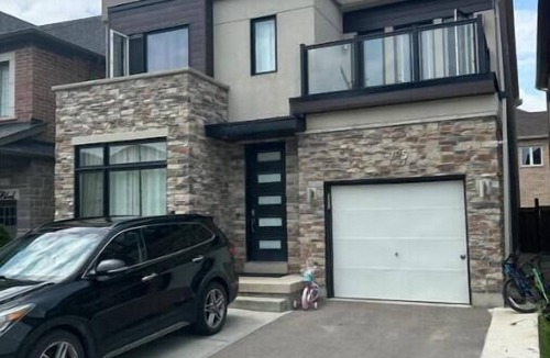 Oakville House | Beautiful Contemporary 4 bed Oakville House!