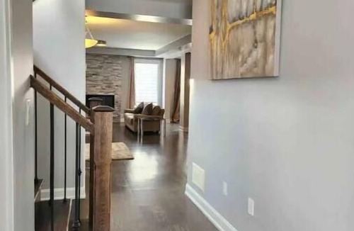 Oakville House | Beautiful Contemporary 4 bed Oakville House!