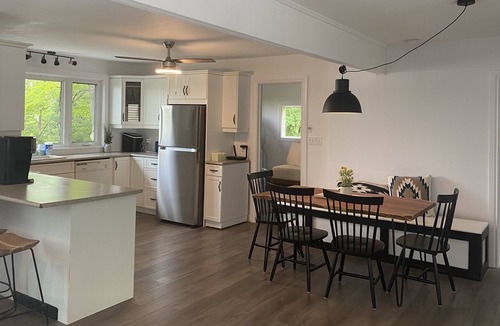Central Frontenac Cottage | Beautiful Cottage in Quiet Cove on Sharbot Lake