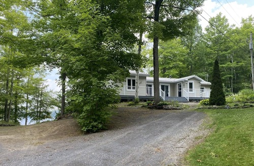 Central Frontenac Cottage | Beautiful Cottage in Quiet Cove on Sharbot Lake