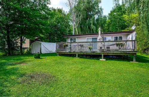 Otonabee-South Monaghan Cottage | Beautiful Cottage Rice lake. 14’ft Hottub & Sauna