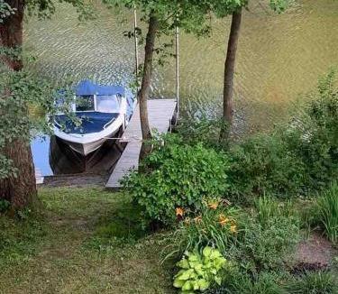 Asbestos Ski Chalet | Beautiful cottage waterfront