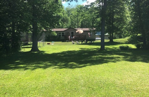Hill City Cabin | Beautiful & Cozy Waterfront Hill Lake cabin