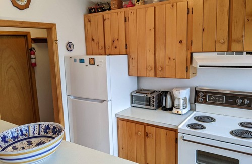 Highland Grove Cottage | Beautiful Family Cottage, Baptiste Lake