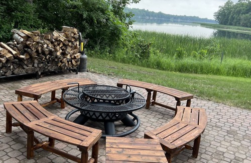 Detroit Lakes Cabin | Beautiful home on large secluded lot. Perfect for your family vacations!