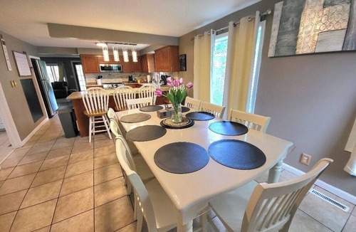 Roseville House | Beautiful house centrally located on .5 Acres