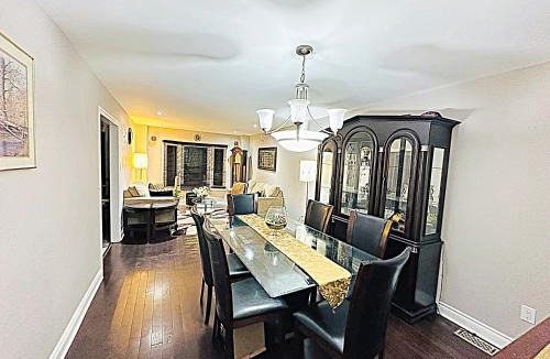 Hurontario Apartment | Beautiful House in Mississauga