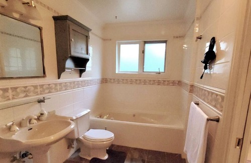 Meaford House | Beautiful house near to memorial park