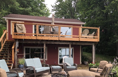 Grandy House | BEAUTIFUL LAKE CABIN with Amazing Views! Only 1 hour from Mpls St.Paul! RELAX