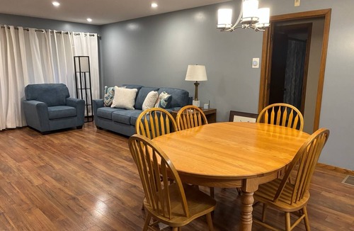 Waverly House | Beautiful Lake Front Home - 45 minutes from the Twin Cities