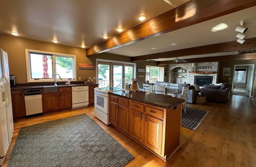 Nisswa House | Beautiful lake home on the sandy south shores of Pelican Lake.