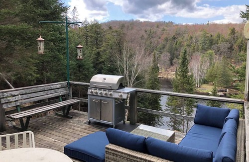 Hastings Highlands Cottage | Beautiful Lakefront Algonquin Experience