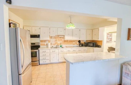 Frontenac House | Beautiful Lakefront House