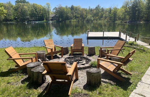 Washago Cottage | Beautiful Lakefront Cottage with Hot Tub