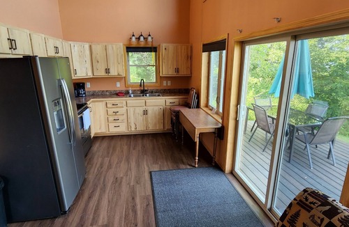 Hill City Cabin | Beautiful Lakeside Grand Cabin