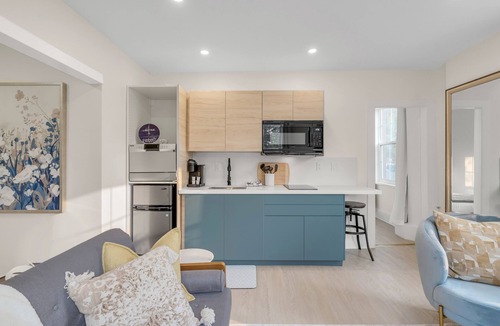 Port Hope Apartment | Beautiful Lakeside Haven: Your Dream Lakeside Gateway.
