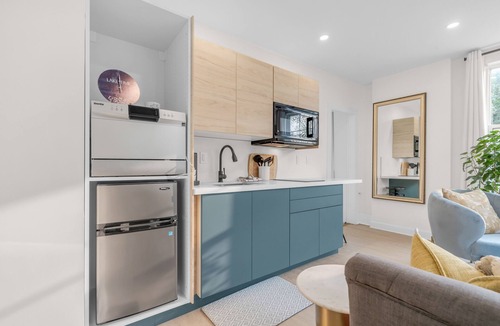 Port Hope Apartment | Beautiful Lakeside Haven: Your Dream Lakeside Gateway.