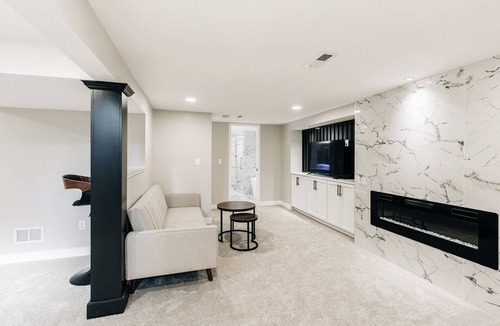 Cottage Grove House | Beautiful luxury 4BR/2BA recently renovated with open concept